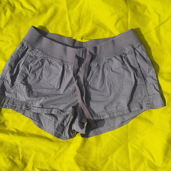 Drawstring shorts - Picture 7 of 10